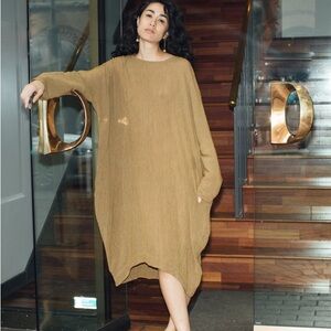 Black Crane Bud Dress M Oversized Crinkle Fabric Rayon Nylon Dolman Sleeves Midi